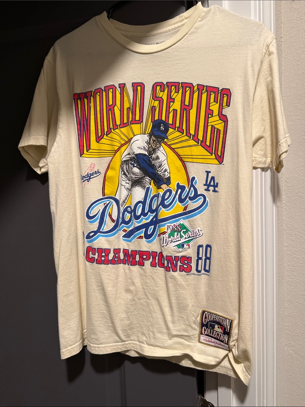 Los Angeles  Dodgers Michell & Ness World Series Champions Graphic T-Shirt